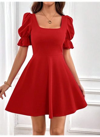 Kadın Kısa Kollu Kare Yakalı Kiloş Ithal Krep Elbise