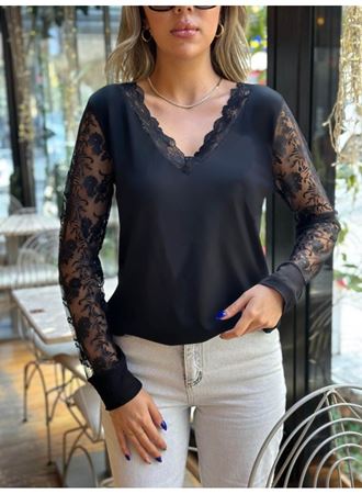 Kadın Uzun Kollu V Yakalı Dantel Detaylı Viskon Bluz