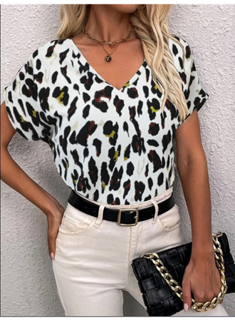 Kadın Kısa Kollu V Yaka Leopar Desen Krep Bluz