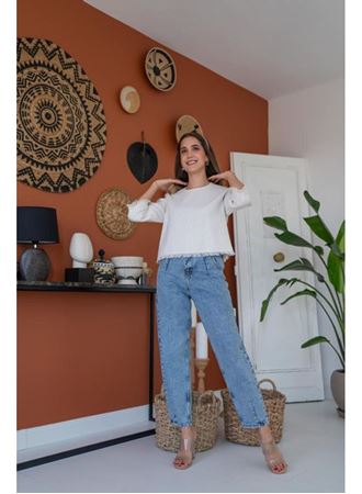 Beyaz Püskül Detaylı Bluz