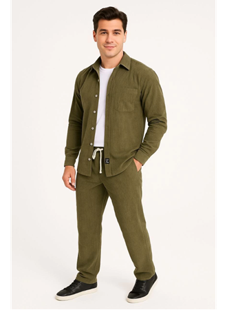 Erkek Kadife Oversize Takım – Gömlek Ve Pantolon İkili Set Füme Corduroy Şıklığı, Rahat Ve Zarif Duruş Yumuşak Dokulu Kadife Kumaş, Düğmeli Gömlek Üst Ve Lastikli Pantolon Alt Parça Ile Gün Boyu Konfor- Haki