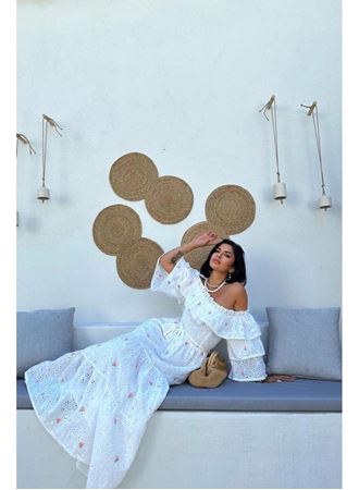 Pembe Omuzları Lastikli Brode Elbise