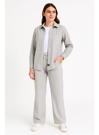 Kadife Oversize Takım – Gömlek Ve Pantolon İkili Set Füme Corduroy Şıklığı, Rahat Ve Zarif Duruş Yumuşak Dokulu Kadife Kumaş, Düğmeli Gömlek Üst Ve Lastikli Pantolon Alt Parça Ile Gün Boyu Konfor- Gri