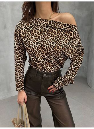 Kadın Leopar Desenli Düşük Omuzlu Bluz