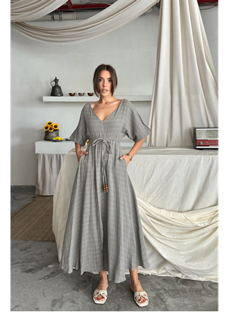 V YAKA BEL BONCUK BAĞLAMALI MÜSLİN ELBİSE YIRTMAÇ DETAYLI - Gri