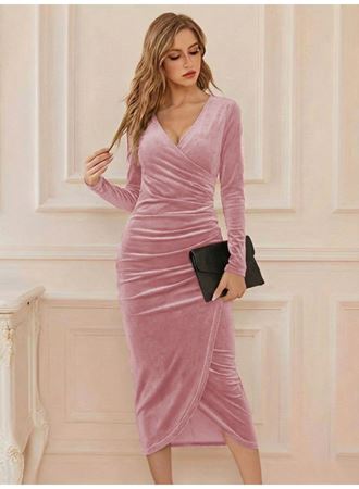 Kadın Uzun Kollu Kruvaze Yaka Belden Büzgü Detay Midi Kadife Elbise