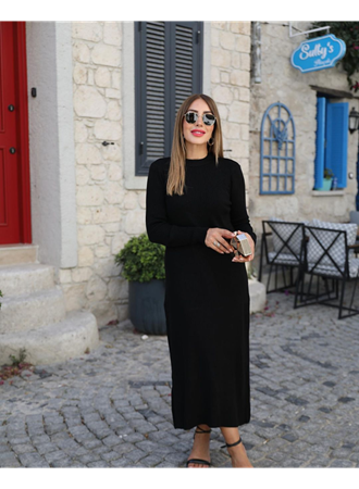 Kadın Uzun Kollu Yarı Balıkçı Yaka Arkadan Pencere Detaylı Bağcıklı Midi Triko Elbise