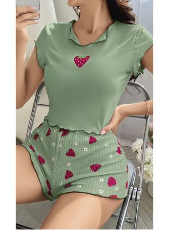 Yeşil Çilek Desenli Askılı Şortlu Pijama Takım