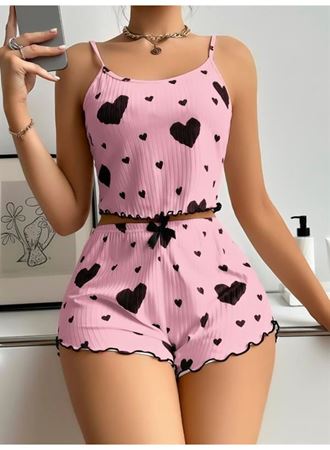 Pamuklu Pembe Üstüne Siyah Kalp Desenli Askılı Fitilli Şortlu Pijama Takımı