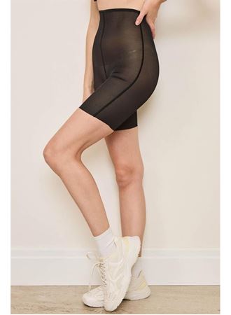 Siyah Paçalı Şort Korse