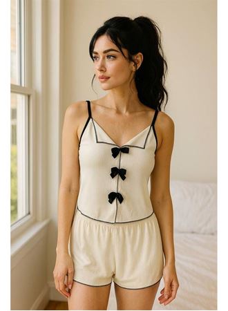 Siyah Kurdelalı Fitilli Askılı Şortlu Pijama Takımı