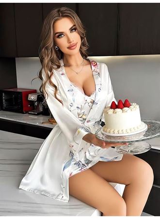 Özel Tasarım Çiçek Desenli Göğüs Dekolteli Sabahlıklı 2'li Beyaz Saten Gecelik Takımı