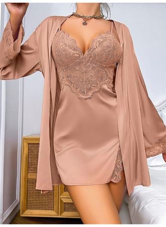 Özel Tasarım Dantel İşlemeli Şık Göğüs Dekolteli Sabahlıklı 2'li Saten Gecelik Takımı