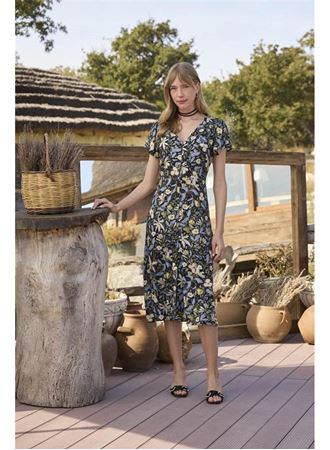 %100 Viskon Çiçek ve Yaprak Desenli Önü Düğmeli Elbise