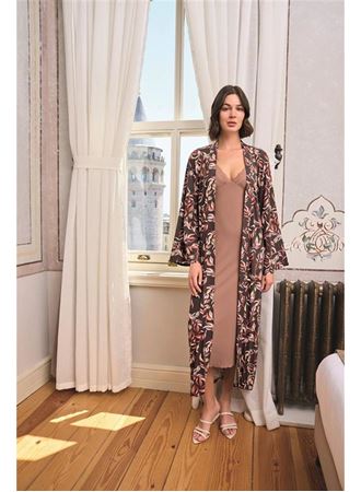 Yaprak Desenli Yırtmaçlı Dantelli ve Dekolteli Büyük Beden Sabahlık Takımı