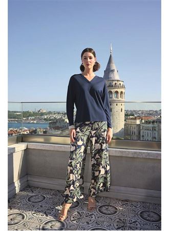 Yaprak Desenli Uzun Kollu V Yaka Pijama Takımı