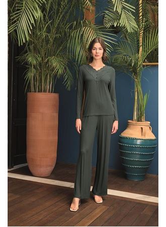 Uzun Kollu Önü Düğmeli V Yaka Pijama Takımı