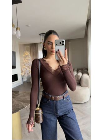 Kadın Uzun Kollu V Yaka Dantel Güpür Detay Bluz