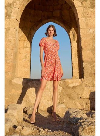 Viskon Çiçek Desenli Kısa Kollu Elbise