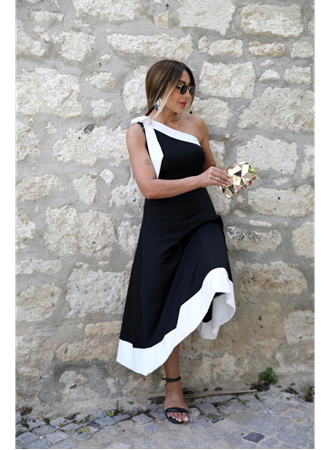 Kadın Tek Omuzu Açık Omuzlardan Kurdela Detaylı çift Renkli Ithal Krep Elbise