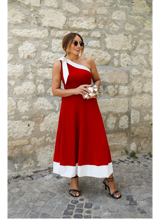 Kadın Tek Omuzu Açık Omuzlardan Kurdela Detaylı çift Renkli Ithal Krep Elbise