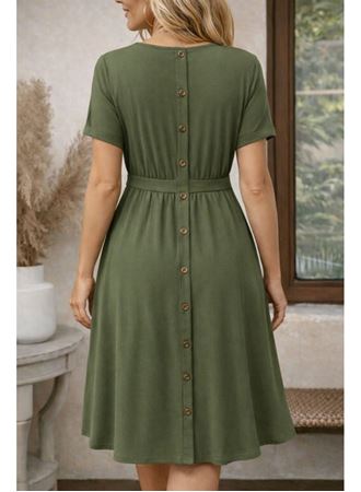 Kadın Kısa Kollu Yuvarlak Yaka Arkadan Düğmeli Viskon Midi Elbise
