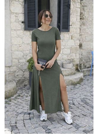 Kadın Kısa Kollu Sırt Dekolteli Yırtmaç Detaylı Viskon Elbise