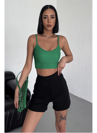 Tarz ve Rahatlığı Bir Arada Sunan Yüksek Bel Esnek Likralı Krep Şort Siyah (