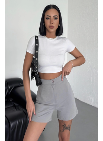 Tarz ve Rahatlığı Bir Arada Sunan Yüksek Bel Esnek Likralı Krep Şort Gri (