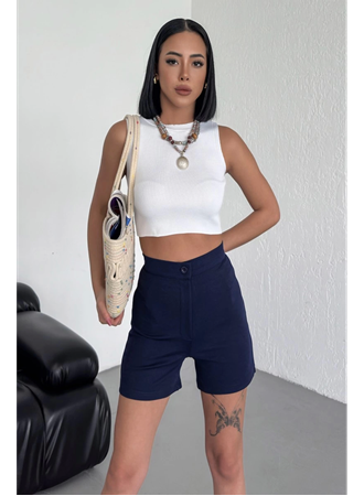 Tarz ve Rahatlığı Bir Arada Sunan Yüksek Bel Esnek Likralı Krep Şort Lacivert (