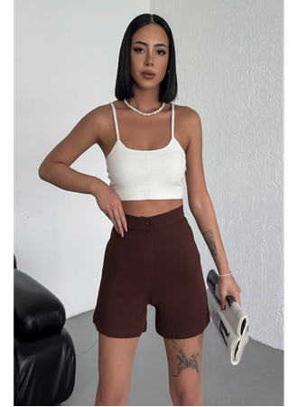 Tarz ve Rahatlığı Bir Arada Sunan Yüksek Bel Esnek Likralı Krep Şort Kahverengi (