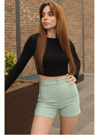 Zarif ve Şıklığı Bir Arada Sunan Yüksek Bel Krep Esnek Çimalı Çizgili Şort Su Yeşili (