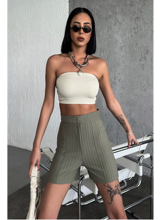 Zarif ve Şıklığı Bir Arada Sunan Yüksek Bel Krep Esnek Çimalı Çizgili Şort Haki (