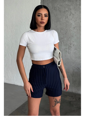Zarif ve Şıklığı Bir Arada Sunan Yüksek Bel Krep Esnek Çimalı Çizgili Şort Lacivert (