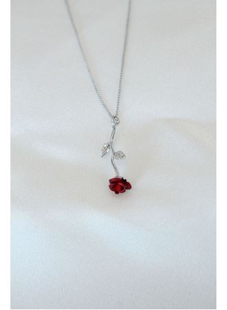Gümüş Kaplama Kırmızı Gül Figürlü Kadın Kolye