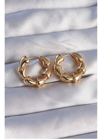 Pirinç Gold Renk Damla Kıvrım Tasarımlı Halka Küpe