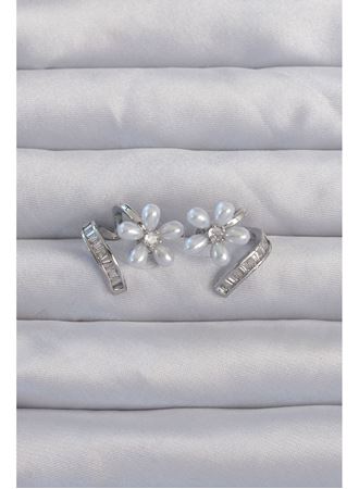 Pirinç Gümüş Renk Zirkon Taşlı Kıvrımlı İnci Çiçek Küpe