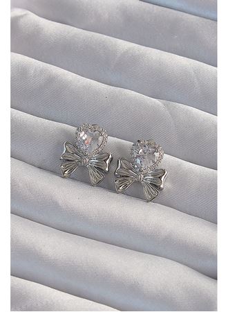 Pirinç Gümüş Renk Zirkon Taşlı Kalp Model Fiyonk Küpe