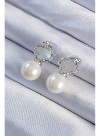 Pirinç Gümüş Renk Zirkon Taşlı Minimal Çiçek Tasarımlı Kadın Küpe