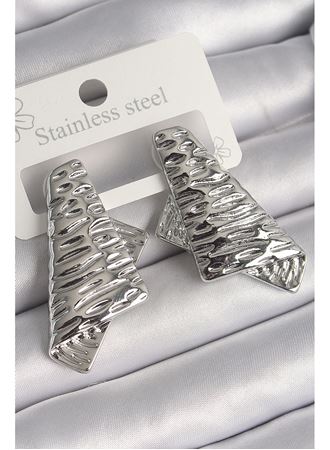 Pirinç Gümüş Renk İşleme Detaylı Katlanmış Kare Plaka Model Kadın Küpe