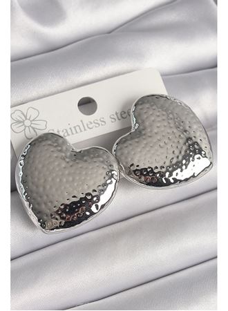 Pirinç Gümüş Renk İşleme Detaylı Kalp Model Kadın Küpe