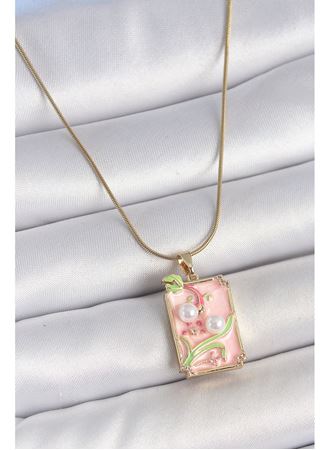 316L Çelik Gold Renk Zincir Pembe Mineli İncli Çiçek İşlemeli Portre Model Kadın Kolye