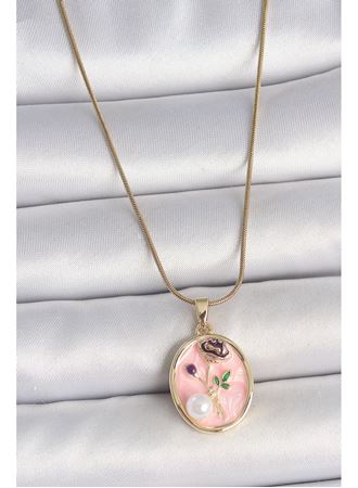 316L Çelik Gold Renk Zincir Pembe Çiçek İşlemeli İnci Detay Portre Model Kadın Kolye