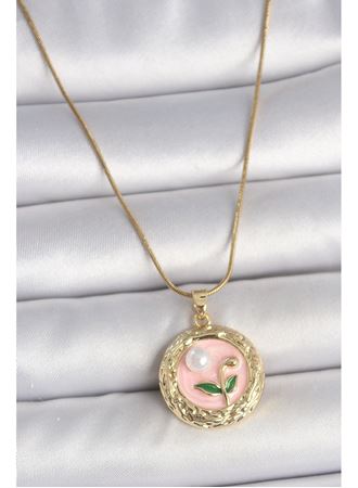 316L Çelik Gold Renk Zincir Pembe Çiçek İşlemeli inci Detay Portre Model Kadın Kolye