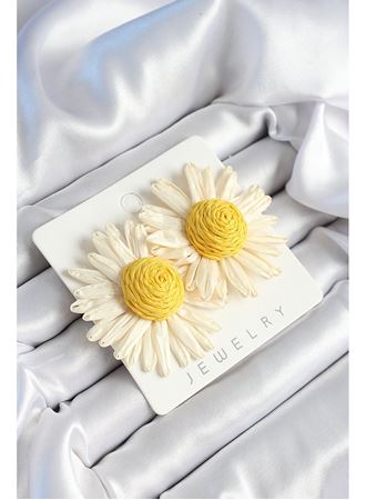 Papatya Model Beyaz Ve Sarı Renk Kadın Küpe