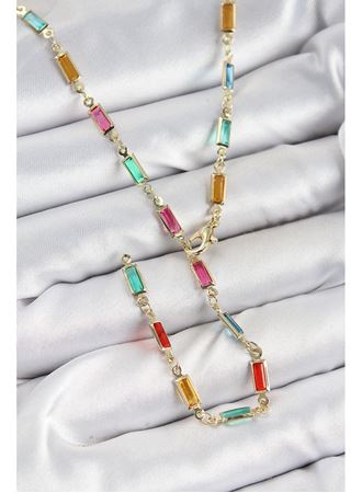 Pirinç Renkli Zirkon Taşlı Dikdörtgen Model Gold Renk Kadın Y Kolye