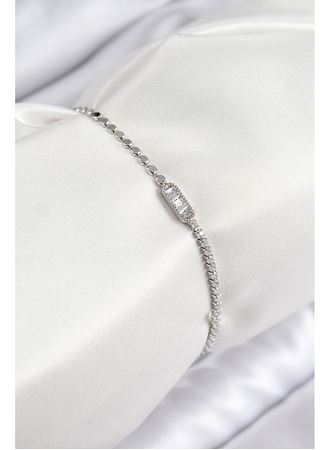 Pirinç Zirkon Taşlı Dikdörtgen Model Ezme Zincir Gümüş Renk Kadın Bileklik