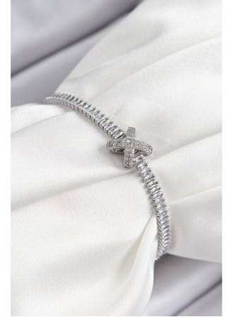 Pirinç Zirkon Taşlı X Detaylı Su Yolu Model Gümüş Renk Asansörlü Kadın Bileklik