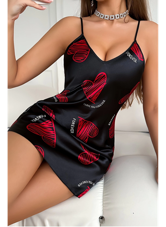 Büyük Kırmızı Kalp Desenli Siyah Saten Gecelik