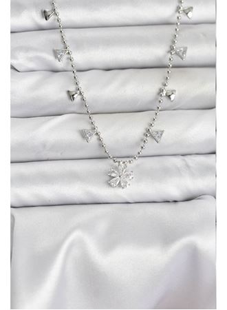 Pirinç Gümüş Renk Zirkon Taşlı Çiçek Model Kadın Kolye